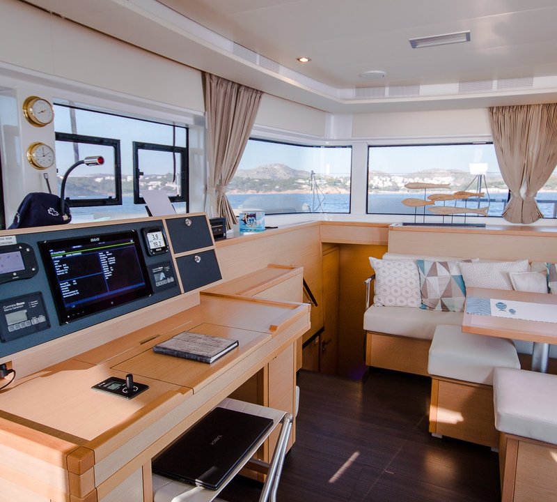 LUCKY CLOVER Yacht Charter Details, Lagoon | CHARTERWORLD Luxury ...